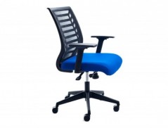 CADEIRA ROCADA DE ESCRITORIO COM BRAÇOS ENCOSTO EM MALHA TRA